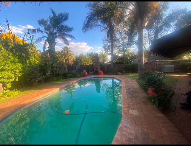5 BEDROOM HOUSE FOR SALE IN KANONKOP